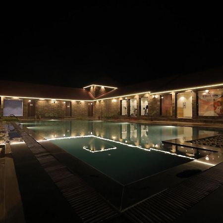 Sarovar Portico, Somnāth Buitenkant foto