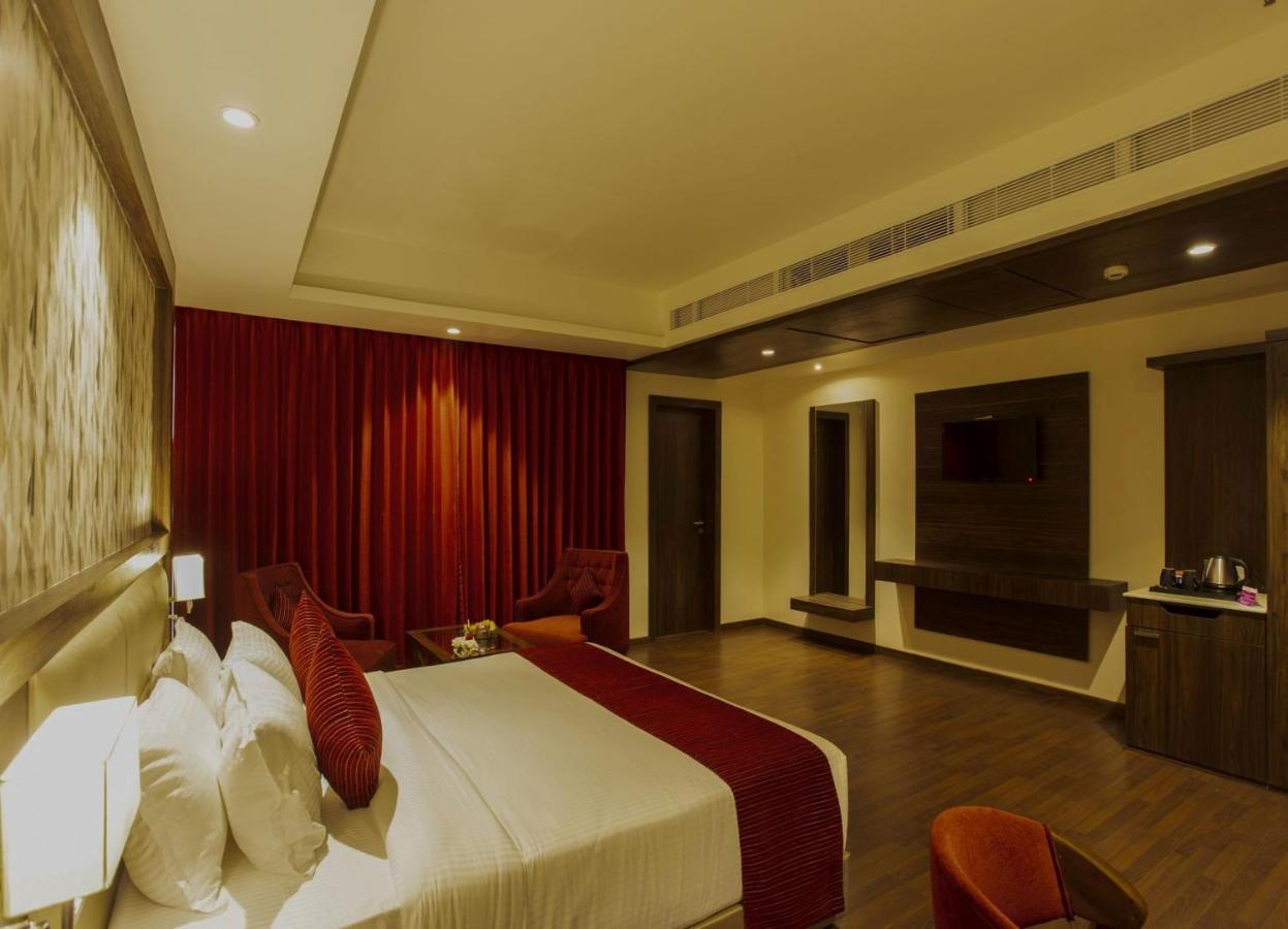 Sarovar Portico, Somnāth Buitenkant foto
