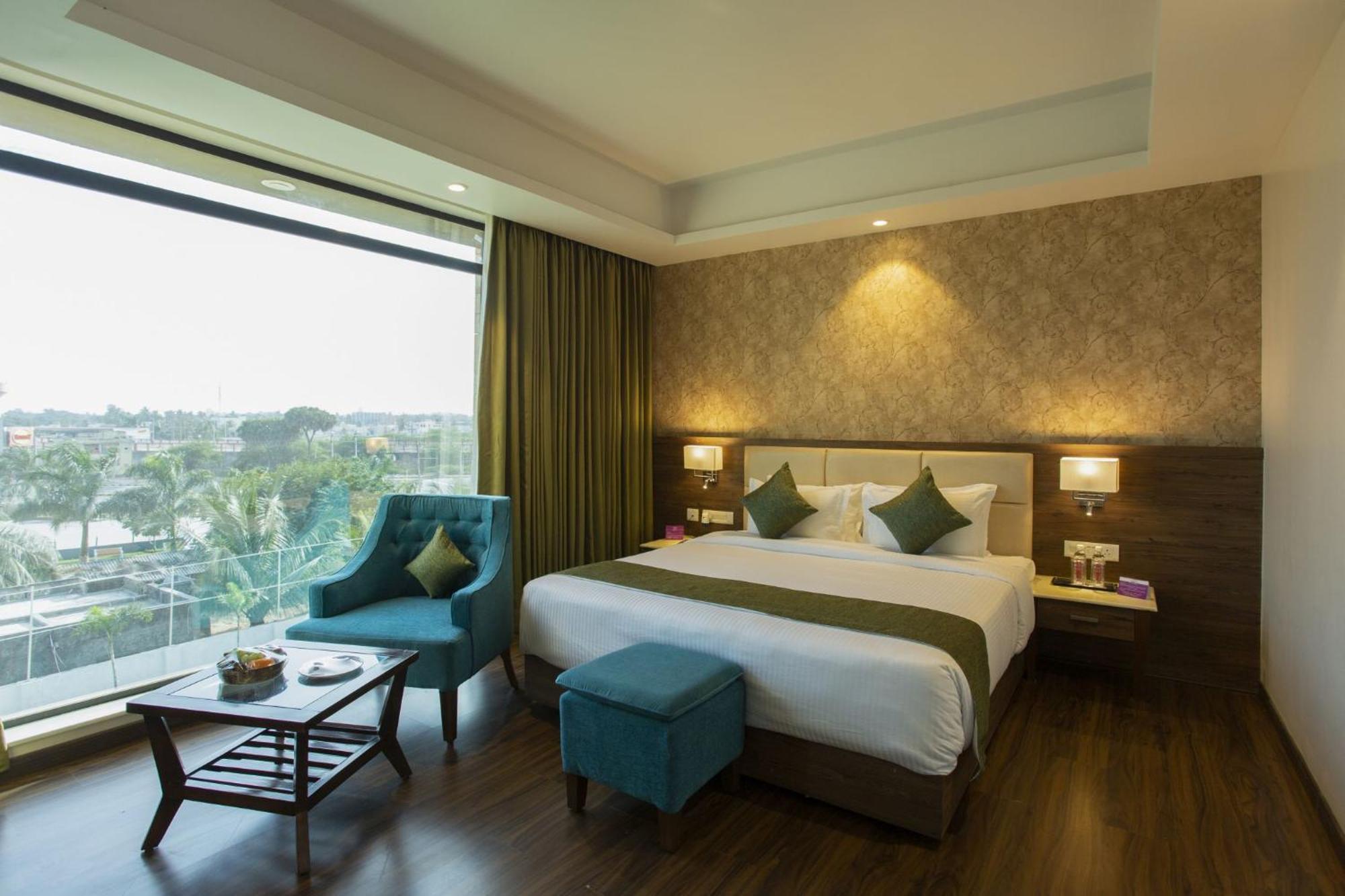 Sarovar Portico, Somnāth Buitenkant foto