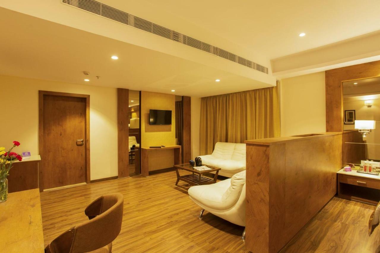 Sarovar Portico, Somnāth Buitenkant foto