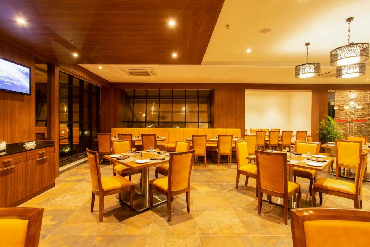 Sarovar Portico, Somnāth Buitenkant foto
